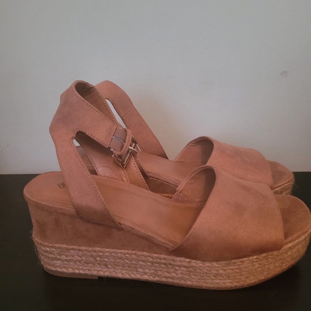 Platform wedges